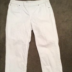 Lee StyleUp White Capris